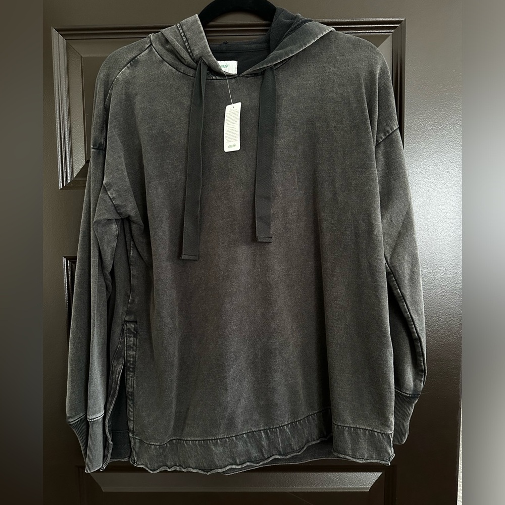 NWT AERIE WASHED BLACK HOODIE XS